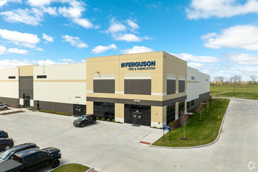 More Photos Of 15712 Westport Commerce Dr, Chesterfield Industrial For Sale