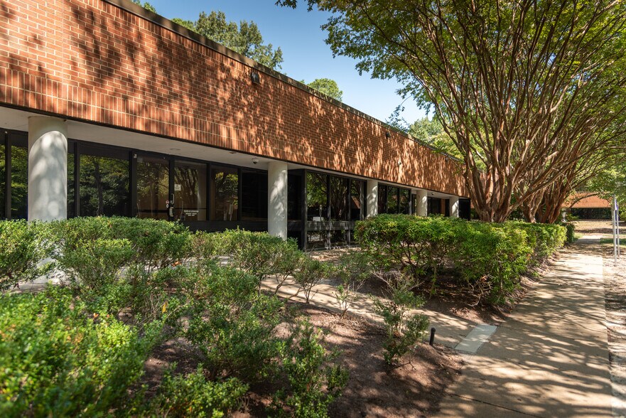 More Photos Of 4144 Innslake Dr, Glen Allen Office For Sale