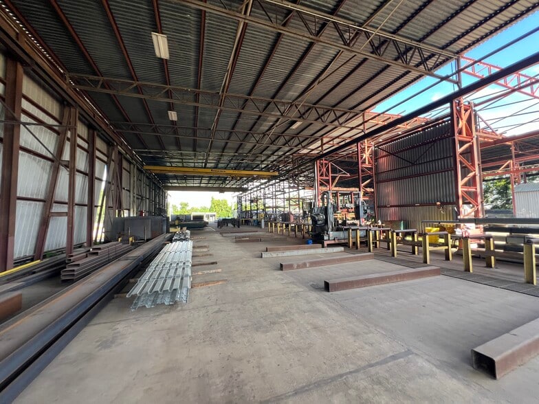 More Photos Of 5101 S 24th Ave, Tampa Manufacturing For Sale