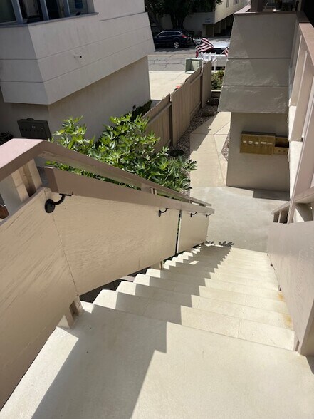 More Photos Of 523 Avenue G, Redondo Beach Apartments For Sale