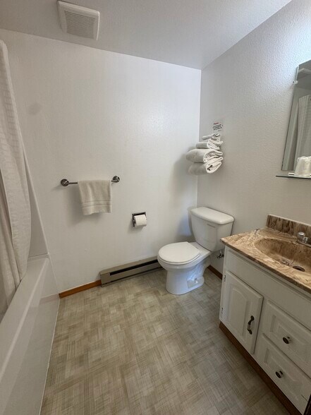 More Photos Of 2905 W Sunset Blvd, Spokane Hotel For Sale