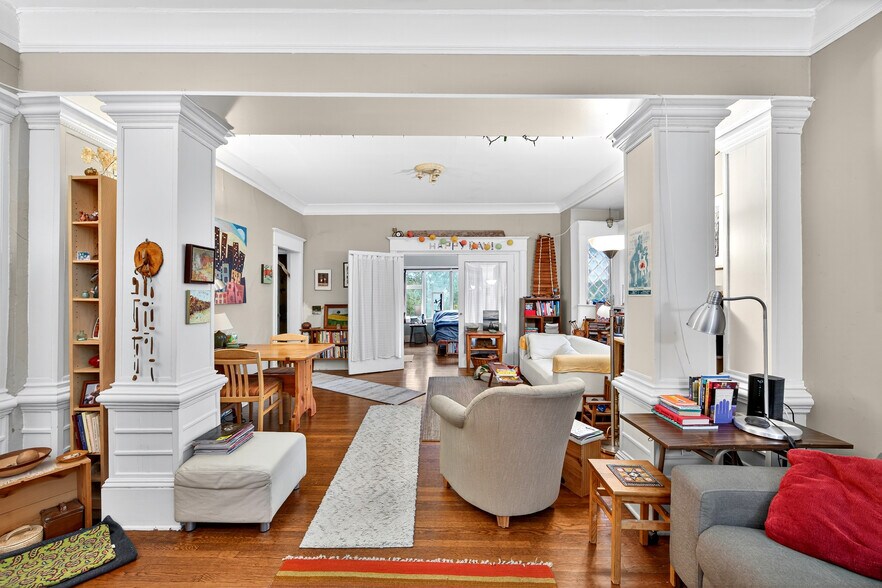 More Photos Of 132 30th Ave, Seattle Apartments For Sale