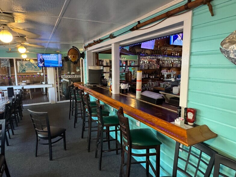 More Photos Of 1023 Florida Ave, Palm Harbor Freestanding For Sale