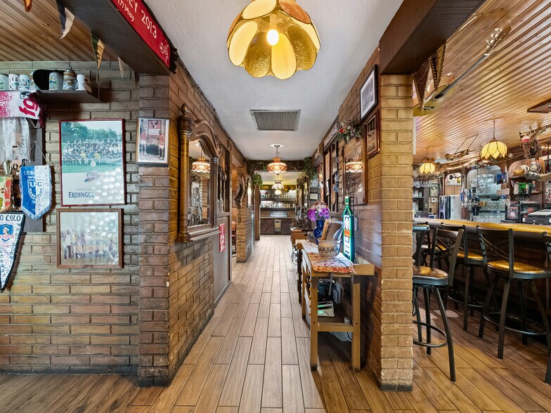 More Photos Of 3016 E Commercial Blvd, Fort Lauderdale Restaurant For Sale