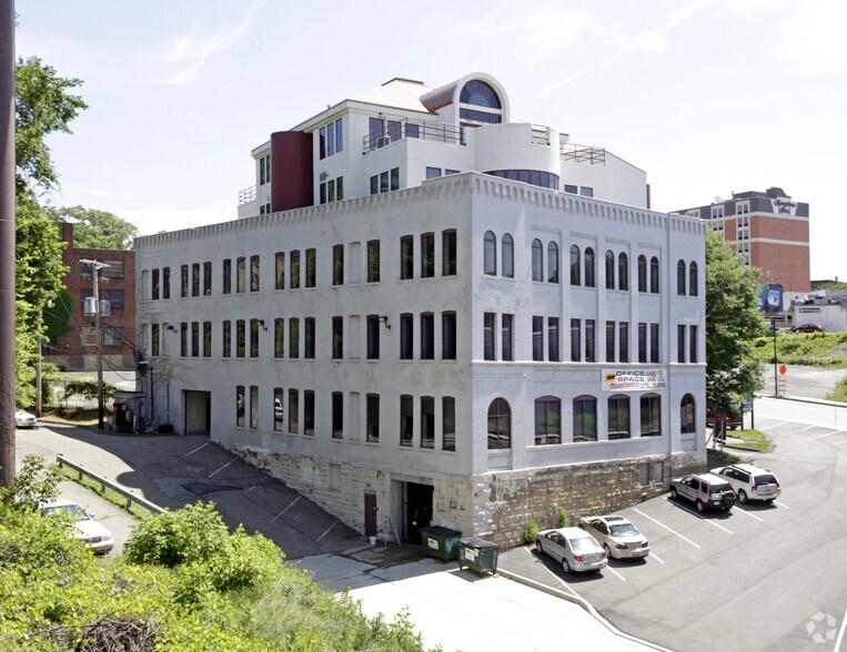 More Photos Of 3109 Forbes Ave, Pittsburgh Medical For Lease