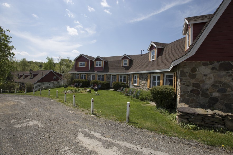 More Photos Of 201 Roses Hill Rd, Richfield Springs Hotel For Sale