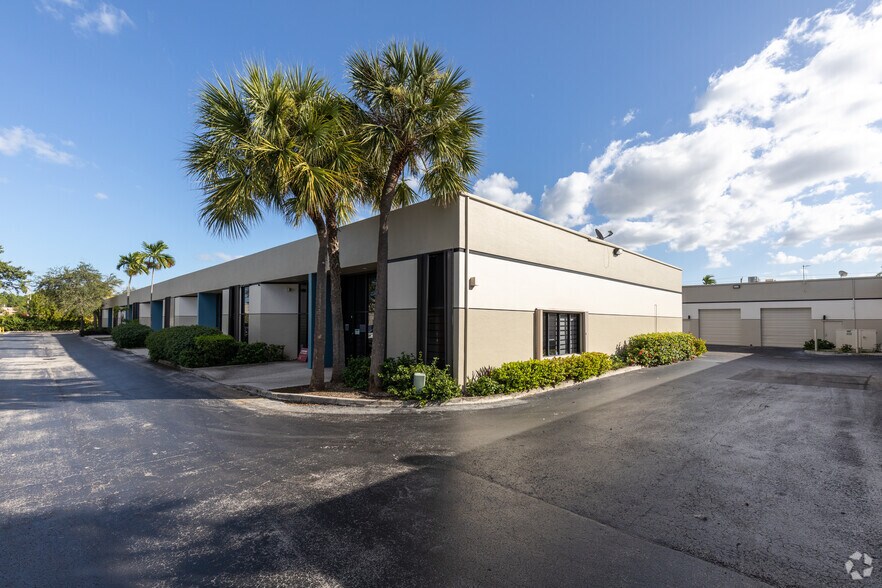 More Photos Of 13501 SW 128th St, Miami Office For Lease