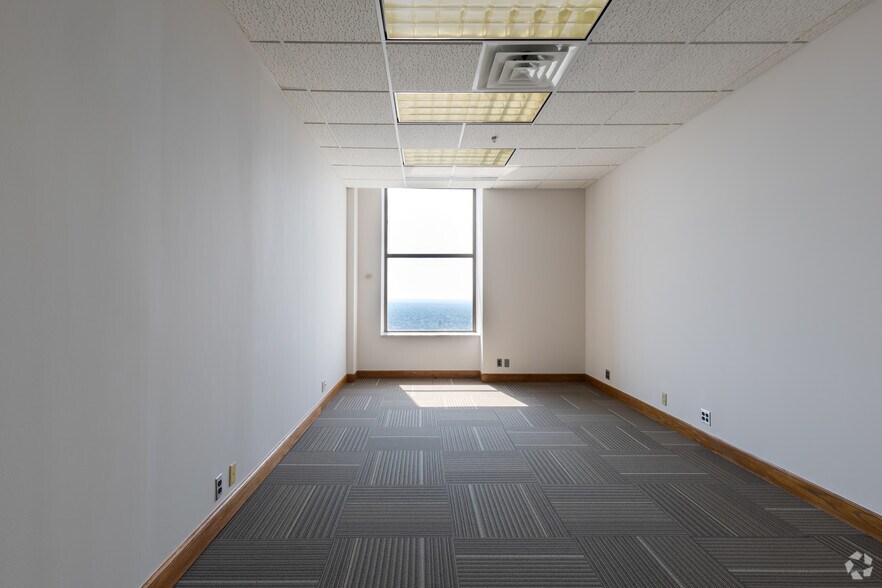 Photo of 28th Floor Ste 2850