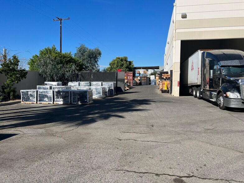 More Photos Of 1488 E Mission Blvd, Pomona Distribution For Sale