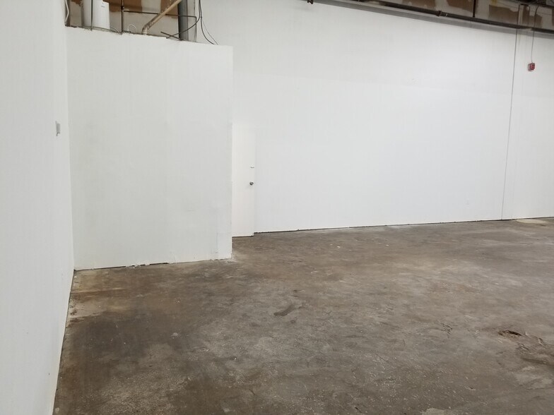 More Photos Of 14725 Baltimore Ave, Laurel Light Distribution For Lease