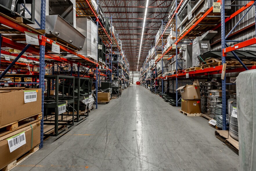More Photos Of 1200 Av 55e, Montréal Warehouse For Lease