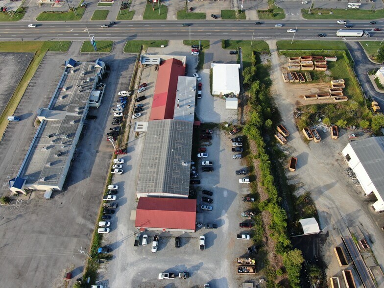 More Photos Of 525 Highway 46 S, Dickson General Retail For Sale