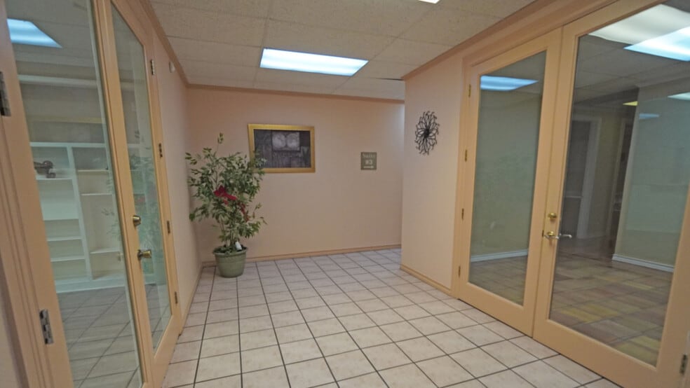 More Photos Of 16410 Blanco Rd, San Antonio Office For Lease