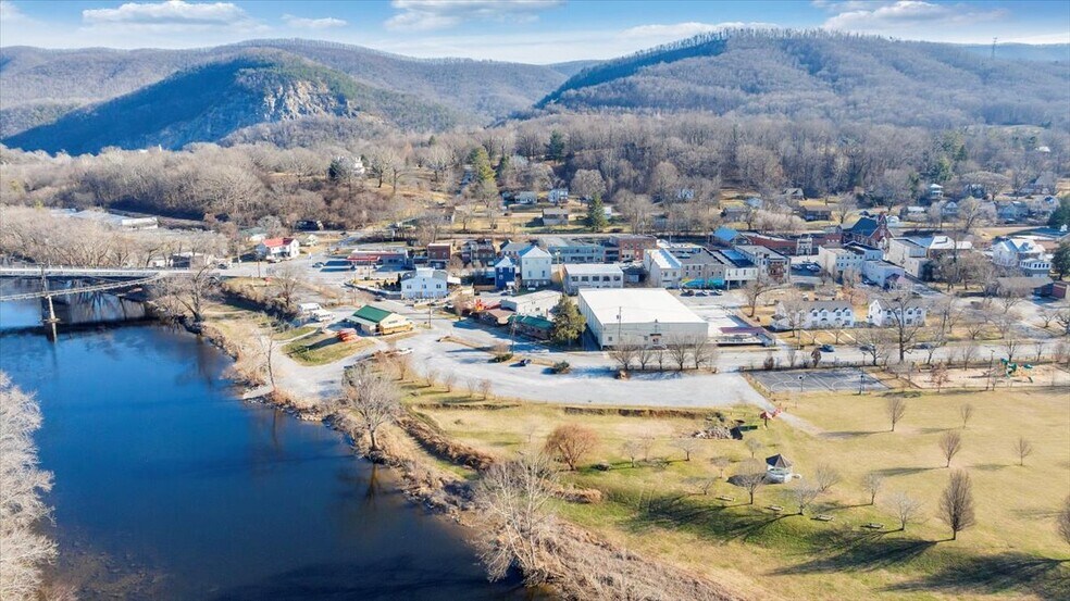 More Photos Of 630 Lowe St, Buchanan Restaurant For Sale