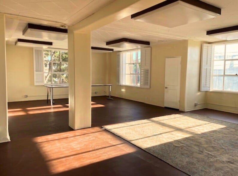 More Photos Of 5608 Soto St, Huntington Park Light Manufacturing For Lease