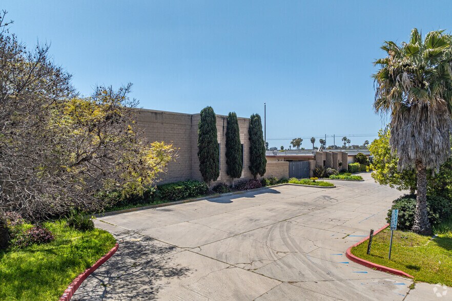 More Photos Of 2365 Main St, Chula Vista Contractor Storage Yard For Lease