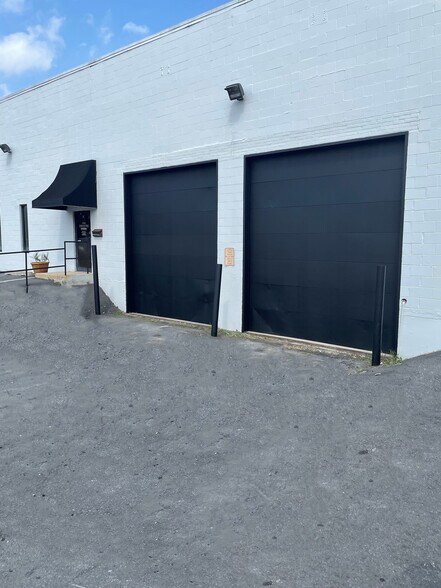 More Photos Of 1330 Livingston Ave, North Brunswick Warehouse For Lease