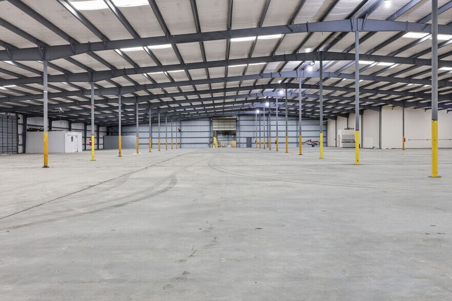More Photos Of 1730 Five Points Ln, Fuquay-Varina Warehouse For Lease