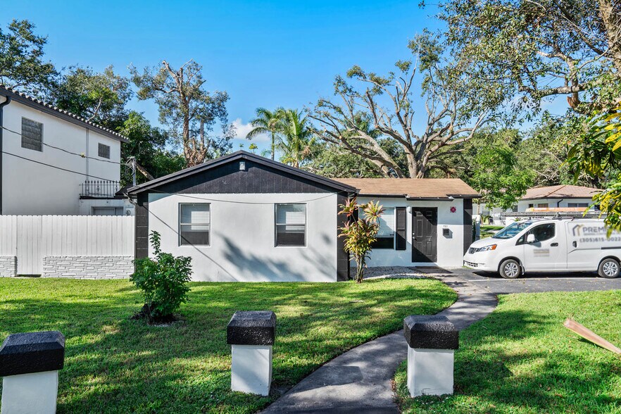 More Photos Of 3315-3331 SW 15th Ave, Fort Lauderdale Apartments For Sale