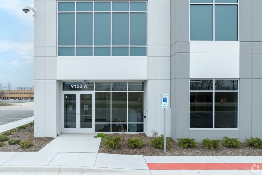 More Photos Of 9150 W 55th St, McCook Warehouse For Lease