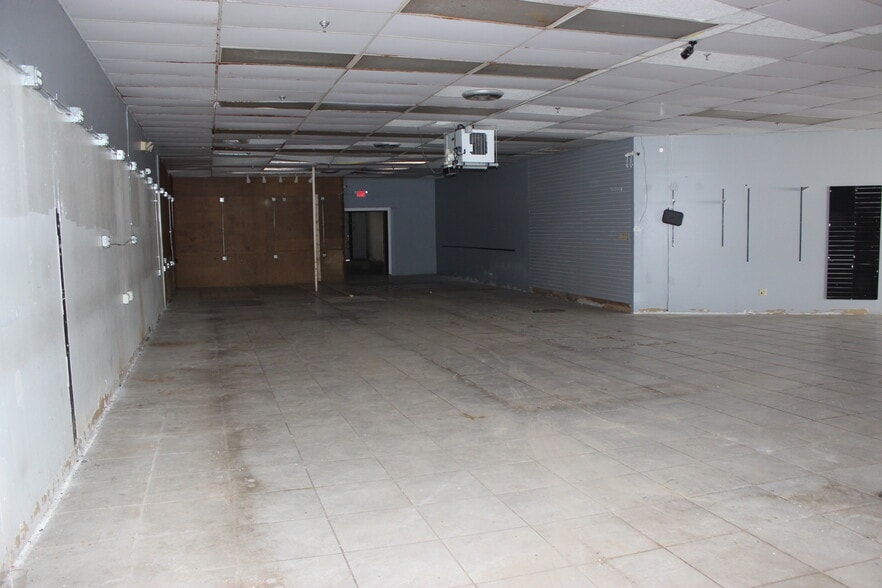 More Photos Of 61 Amity Rd, New Haven Unknown For Lease