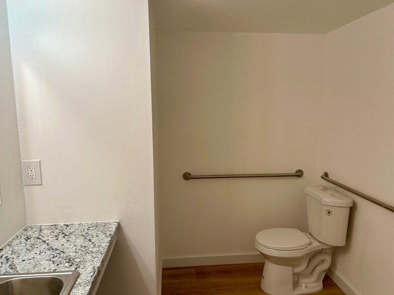 More Photos Of 1477 S 8th St, Fernandina Beach Office For Lease