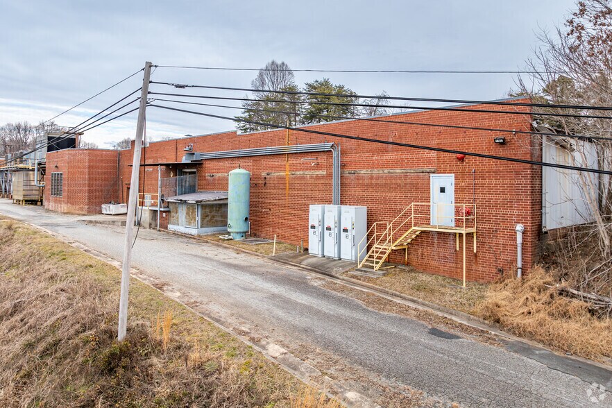 More Photos Of 1746 Carolina Mill Rd, Burlington Industrial For Sale