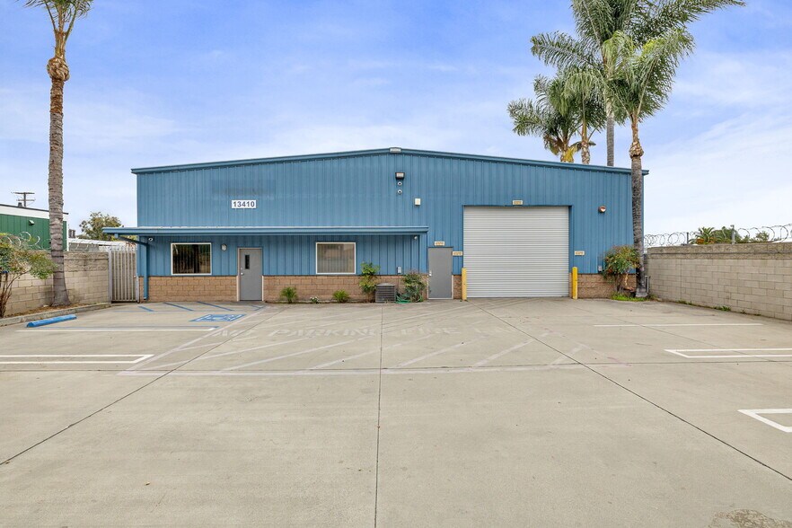 More Photos Of 13410 Waco St, Baldwin Park Manufacturing For Lease