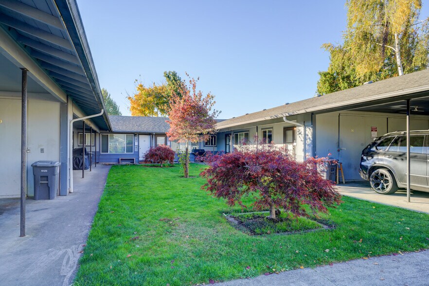 More Photos Of 1049 SE Walnut St, Hillsboro Apartments For Sale