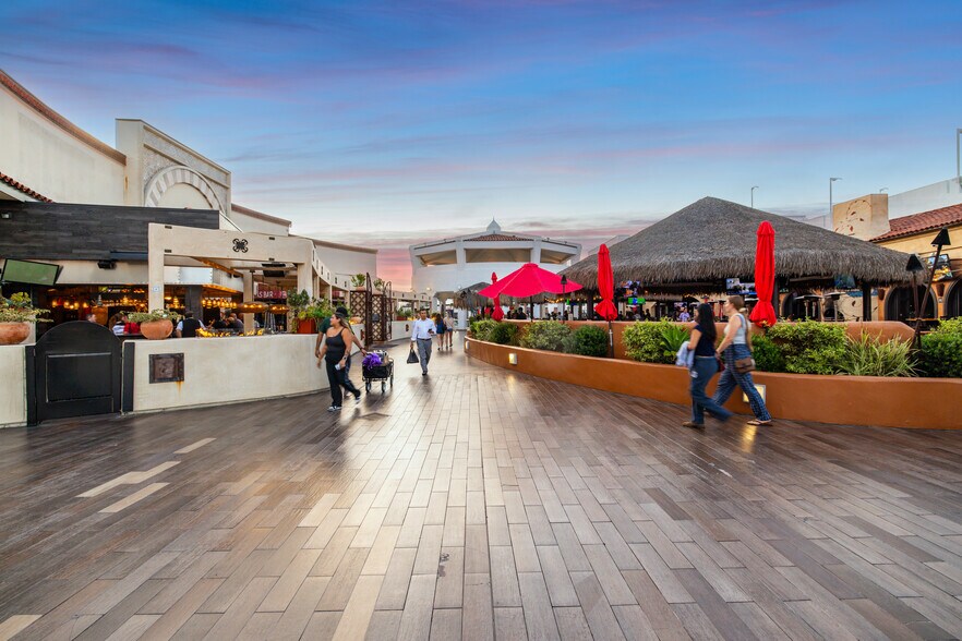 More Photos Of 1870 Harbor Blvd, Costa Mesa Storefront For Sale