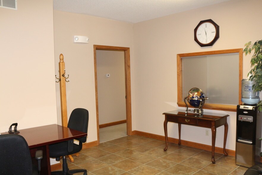 More Photos Of 450 S Durkin Dr, Springfield Office For Lease