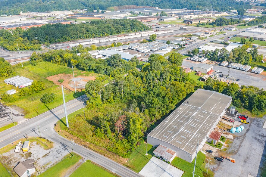 More Photos Of 506 Bear Creek Rd, Dalton Manufacturing For Sale