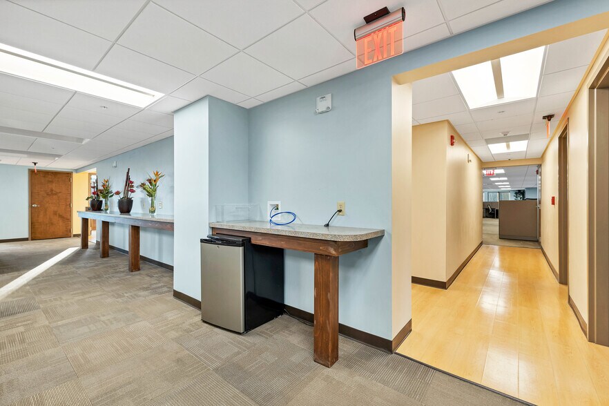 More Photos Of 81 Whittier Hwy, Moultonborough Office For Sale