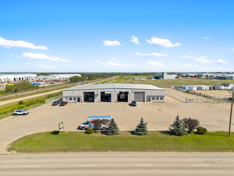 More Photos Of 4807 40 Av, Lloydminster Warehouse For Lease