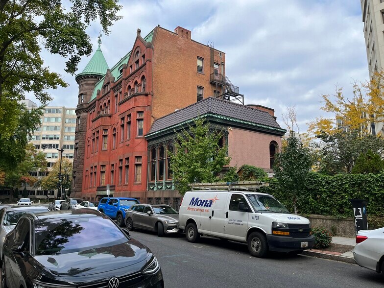 More Photos Of 1320 19th St NW, Washington Office For Lease