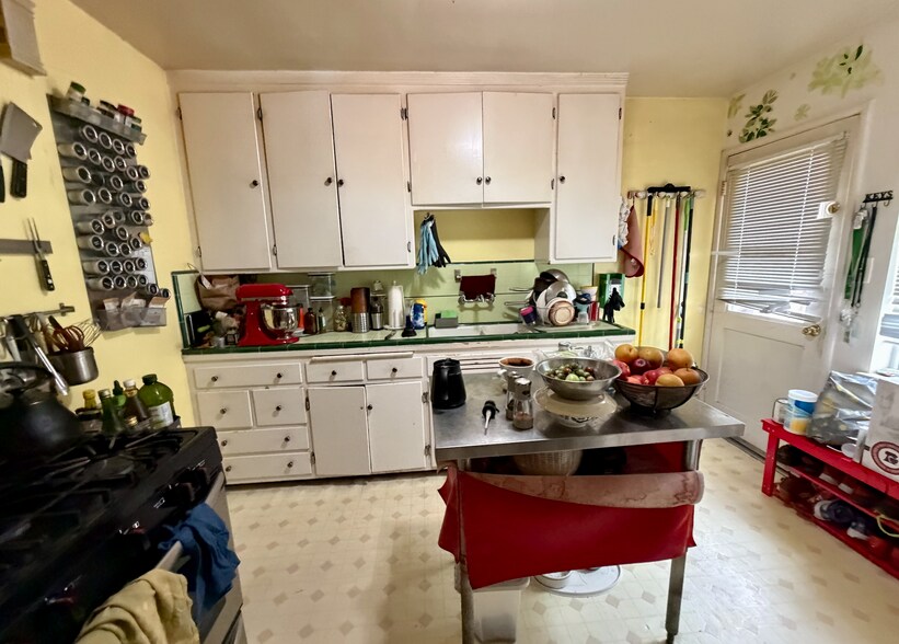 More Photos Of 539 Mandana Blvd, Oakland Apartments For Sale