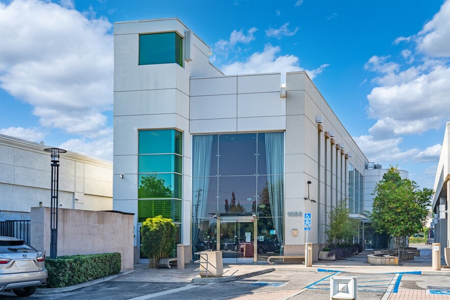 More Photos Of 1088 S Baldwin Ave, Arcadia Restaurant For Lease