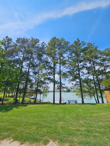 More Photos Of 19230 Morris Ave, Manvel Trailer Camper Park For Sale