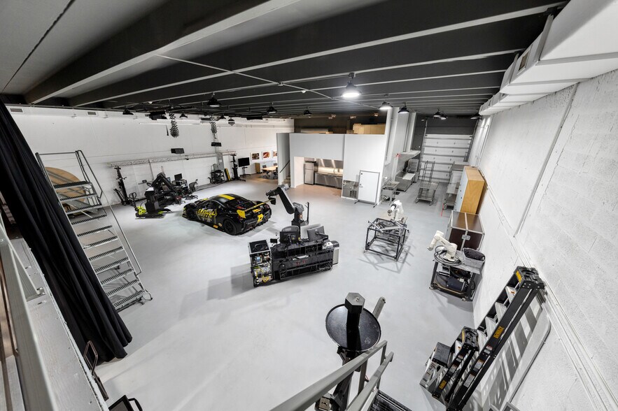 More Photos Of 18635-18639 SW 107th Ave, Cutler Bay Showroom For Sale