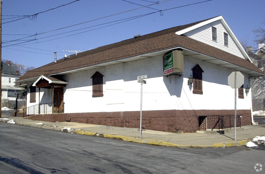 More Photos Of 754 Cherokee st, Fountain Hill Restaurant For Sale