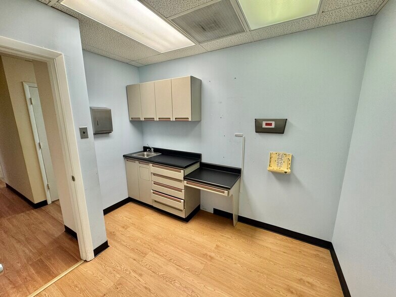 More Photos Of 10788-10798 Hickory Ridge Rd, Columbia Medical For Sale