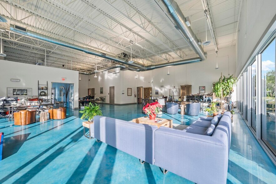 More Photos Of 320 International Pky, Sunrise Warehouse For Sale