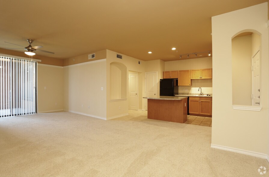 More Photos Of 2000 E Arapaho Rd, Richardson Apartments For Lease