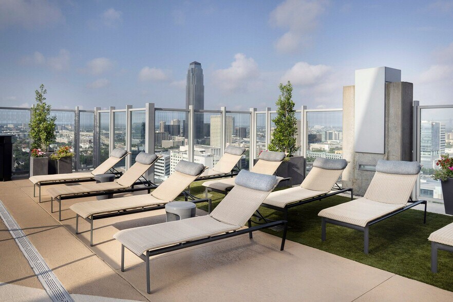 More Photos Of 2031 Westcreek Ln, Houston Apartments For Lease