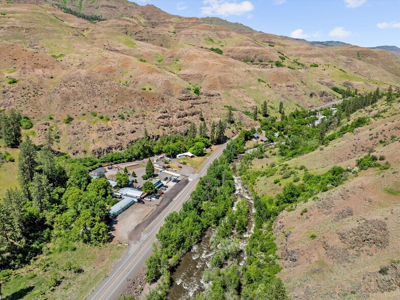 More Photos Of 53943 Highway 86, Halfway Restaurant For Sale