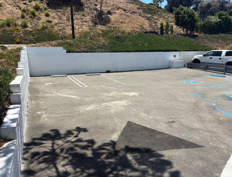 More Photos Of 444 Culver Blvd, Playa Del Rey Freestanding For Lease