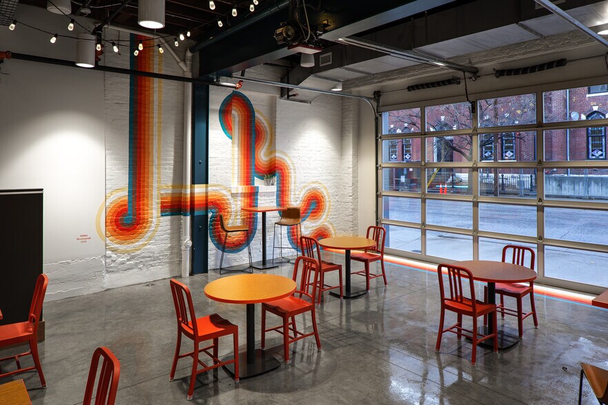 More Photos Of 552 E Market St, Louisville Office For Lease