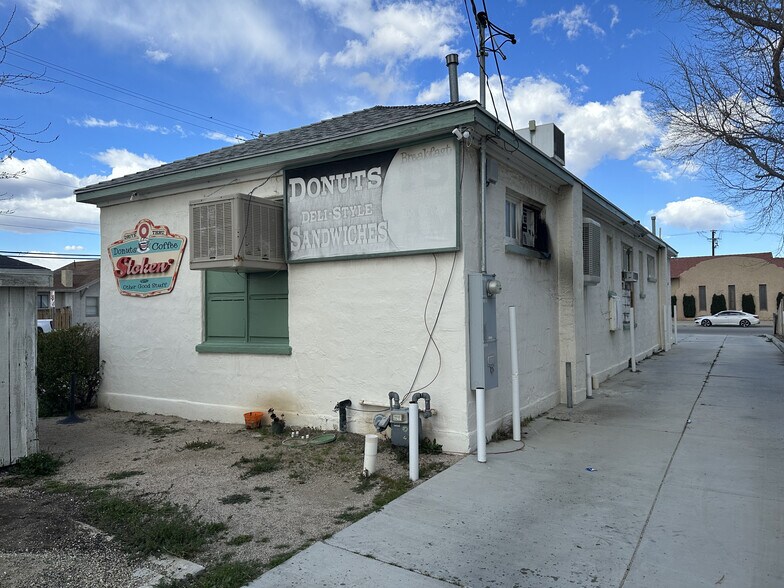 More Photos Of 2320 Belshaw St, Mojave Restaurant For Sale