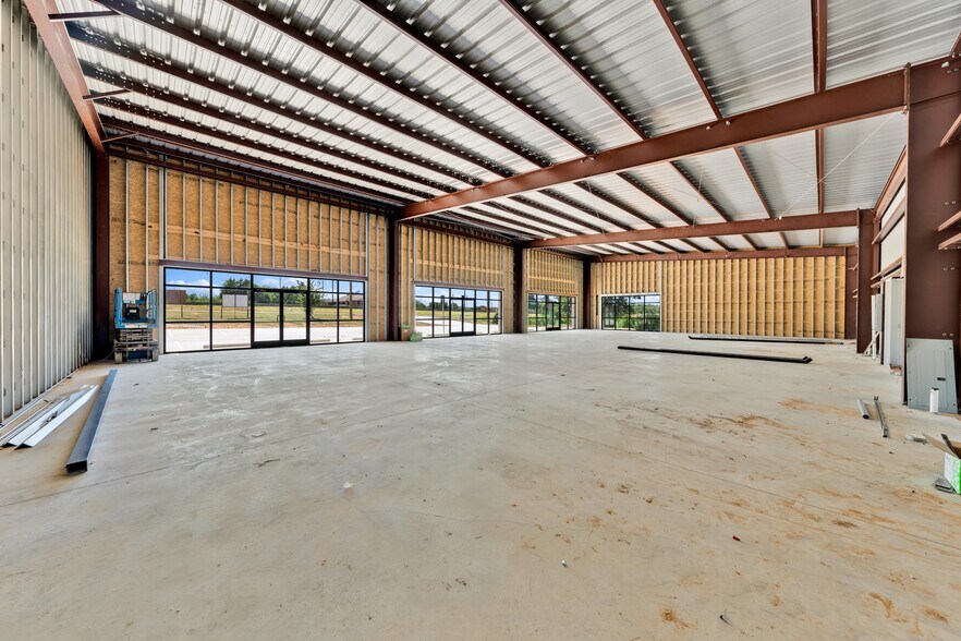 More Photos Of 410 Interstate 30 Frontage Rd., Mount Vernon General Retail For Lease