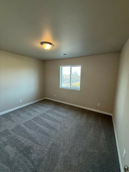 More Photos Of , Moses Lake Multifamily For Sale